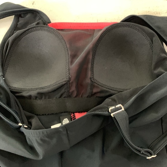 IT FIGURES Black and Pink  One Piece - Picture 6 of 7